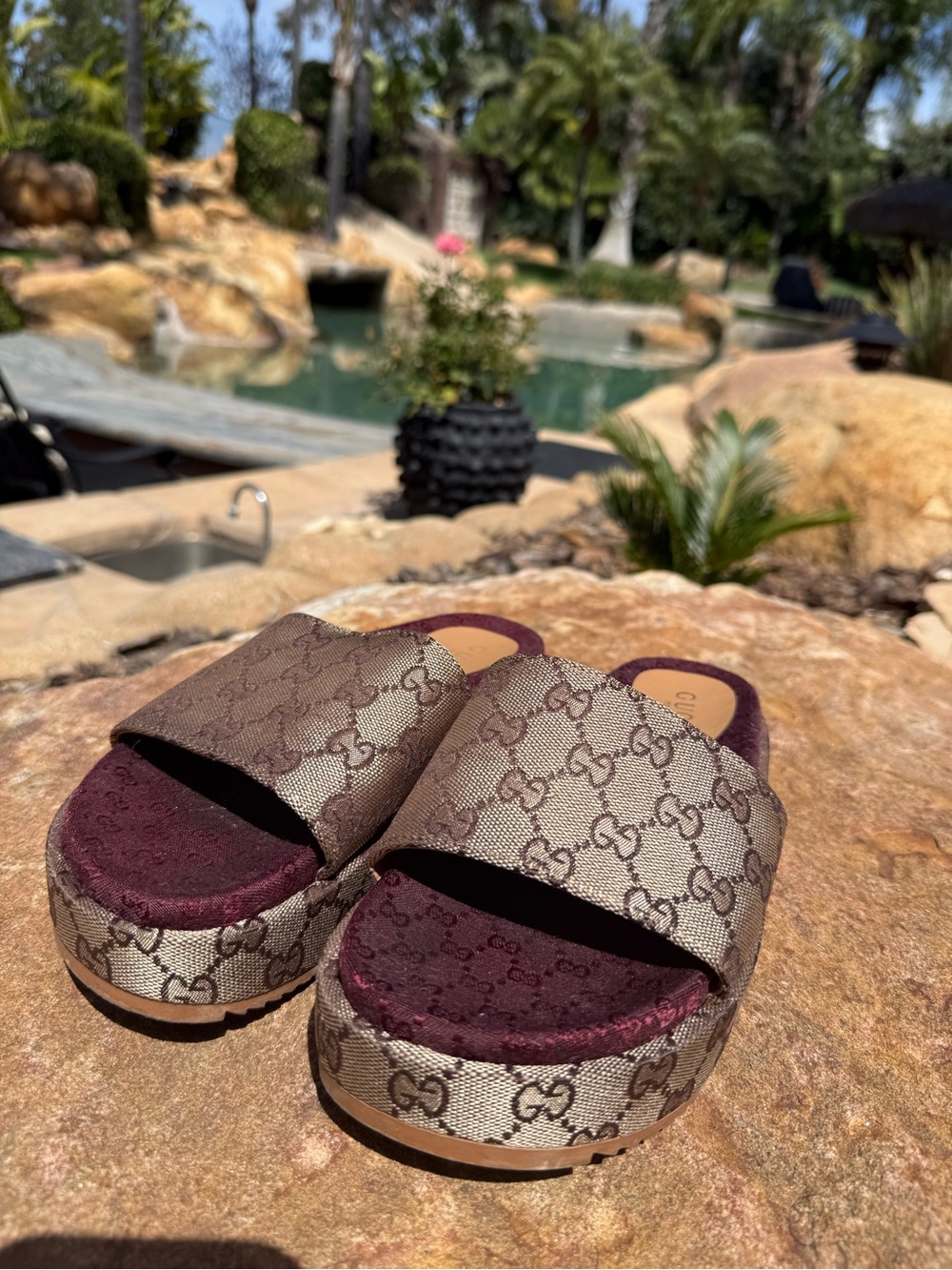 Vintage epic GUCCI unisex GG Monogram Slide Sandals with Burgundy Insole - Picture 3 of 11